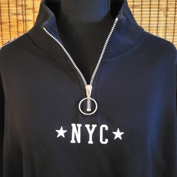 H&M Black "NYC Bronx" Pullover Sweatshirt - Picture 4 of 4